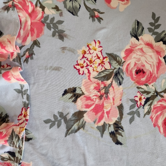 Blue floral top - Picture 3 of 3